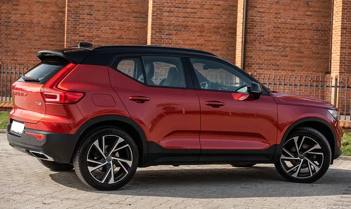 Volvo XC 40 cena 114600 przebieg: 150000, rok produkcji 2018 z Piotrków Trybunalski małe 631